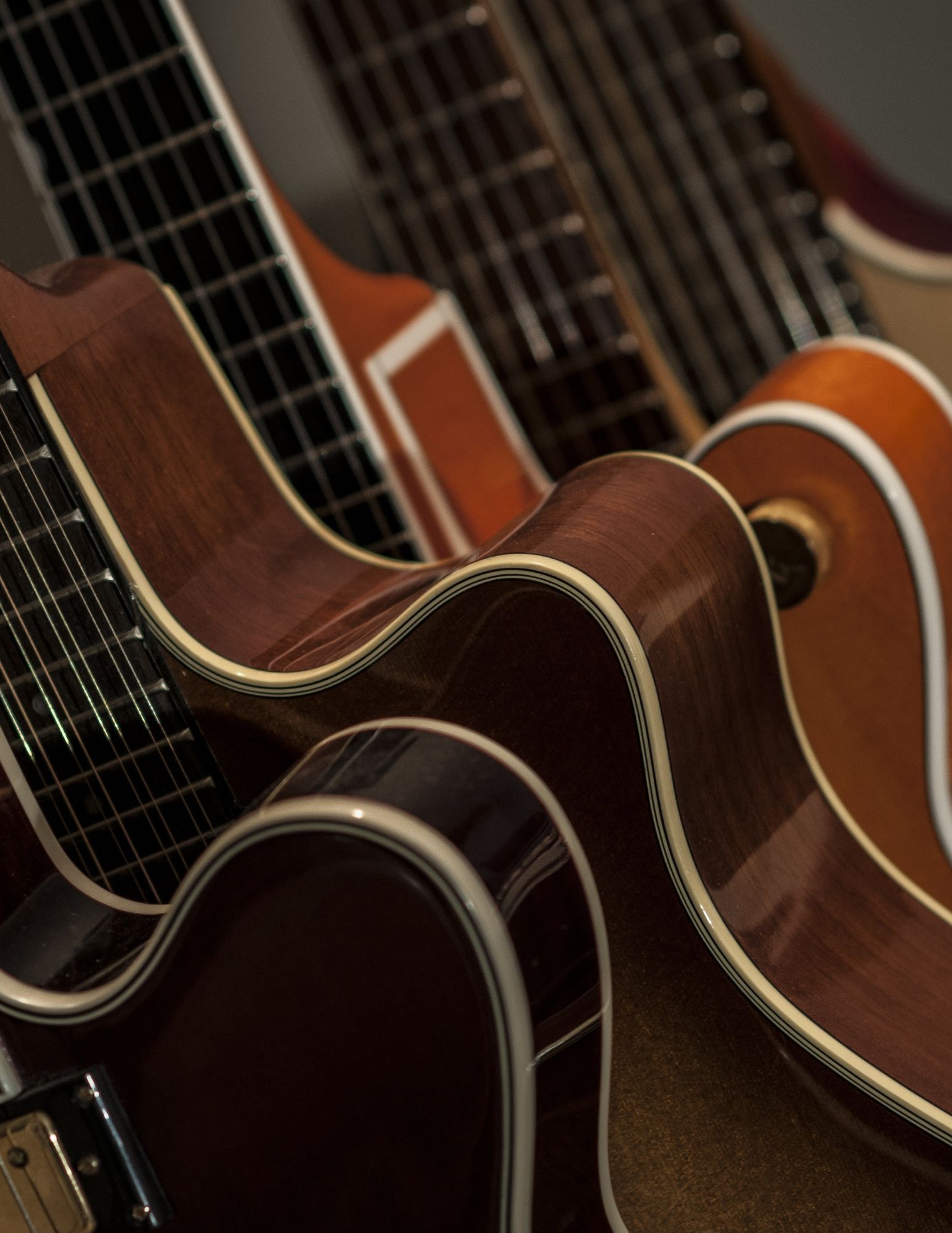 Folk guitar lessons